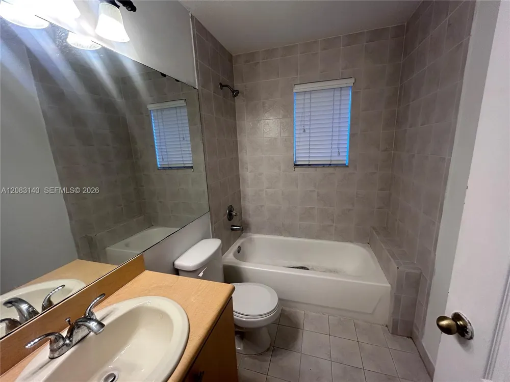 6528 SW 158th Pass Miami, FL 33193