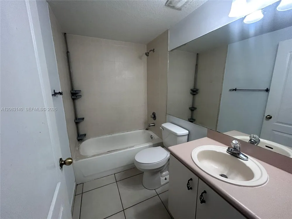 6528 SW 158th Pass Miami, FL 33193