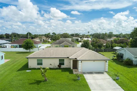 538 SW PRADO AVENUE