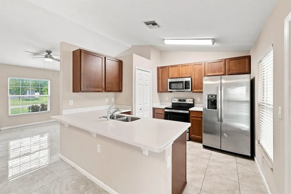 538 SW PRADO AVENUE Port St. Lucie, FL 34983