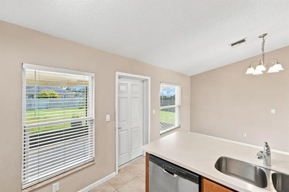 538 SW PRADO AVENUE Port St. Lucie, FL 34983