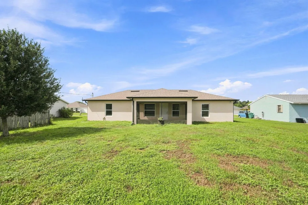 538 SW PRADO AVENUE Port St. Lucie, FL 34983