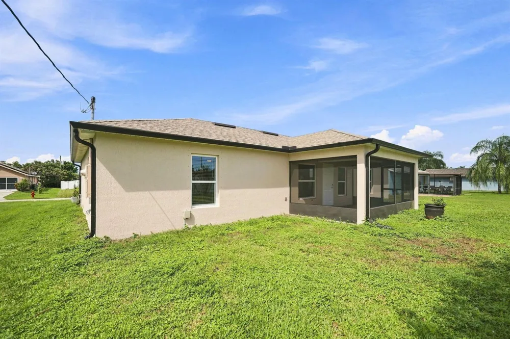 538 SW PRADO AVENUE Port St. Lucie, FL 34983