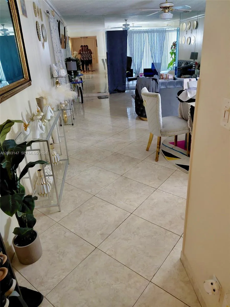 3940 NW 42nd Ave #321 Lauderdale Lakes, FL 33319