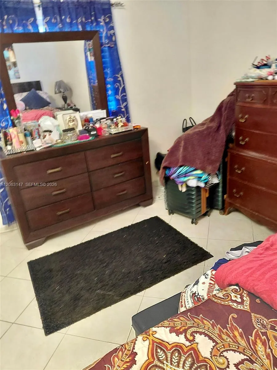 3940 NW 42nd Ave #321 Lauderdale Lakes, FL 33319