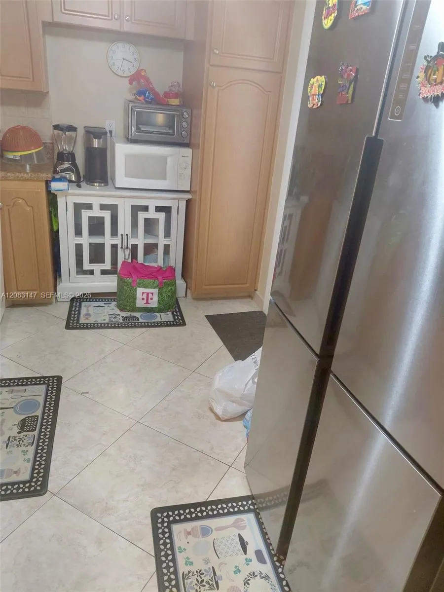3940 NW 42nd Ave #321 Lauderdale Lakes, FL 33319
