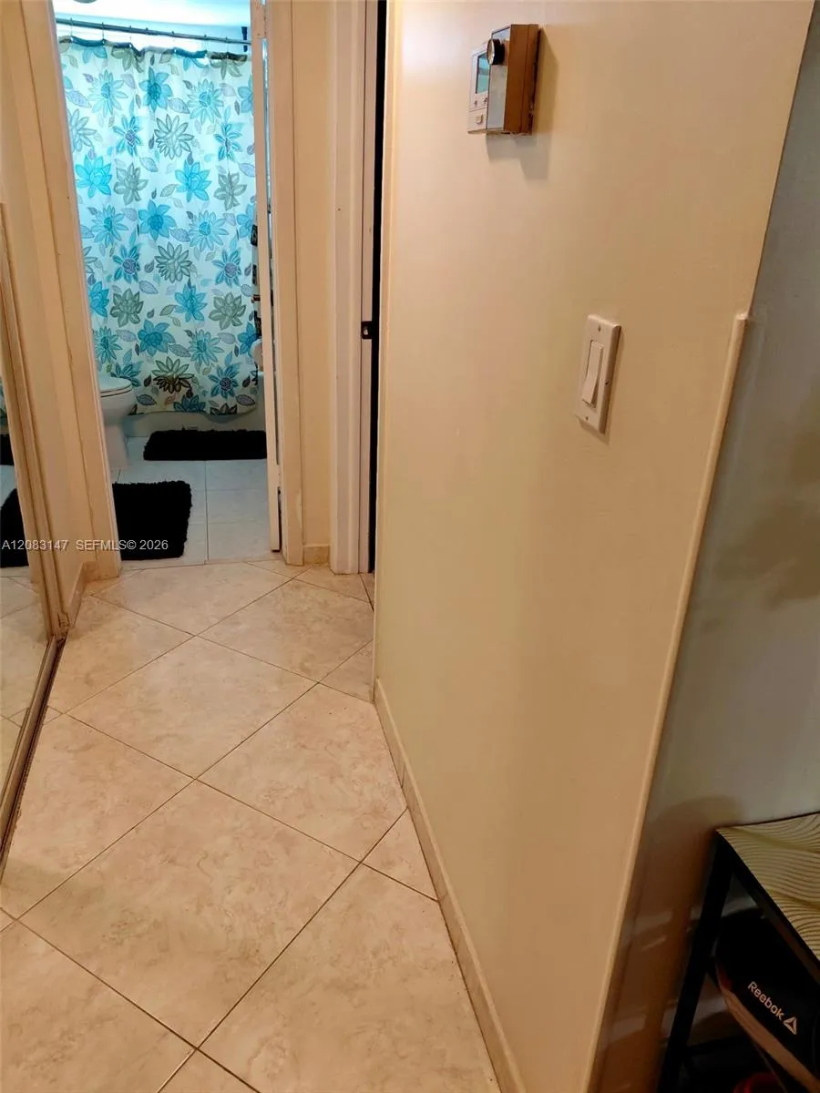 3940 NW 42nd Ave #321 Lauderdale Lakes, FL 33319