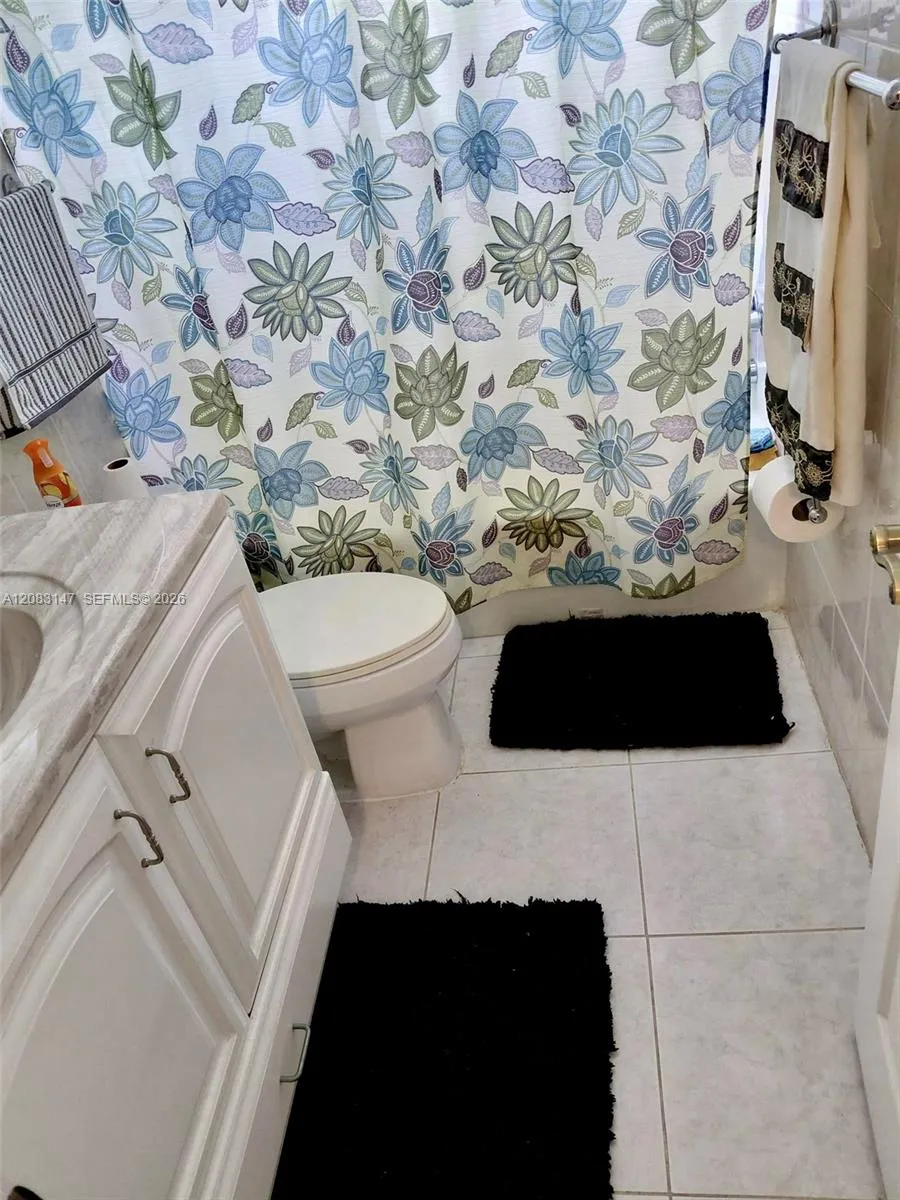 3940 NW 42nd Ave #321 Lauderdale Lakes, FL 33319