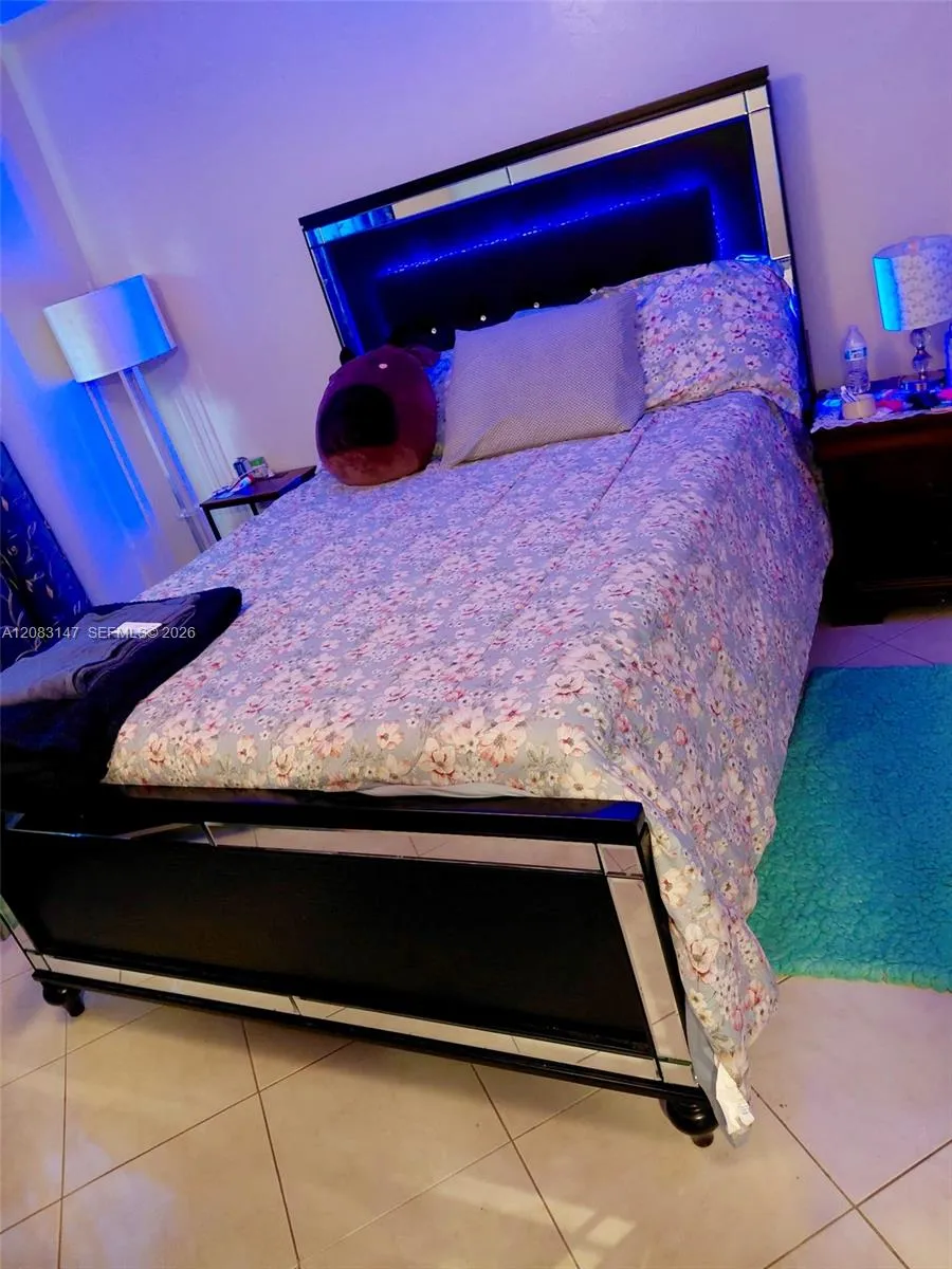 3940 NW 42nd Ave #321 Lauderdale Lakes, FL 33319