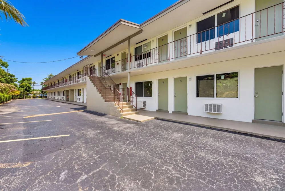 60 NW 79TH STREET #32 Miami, FL 33150