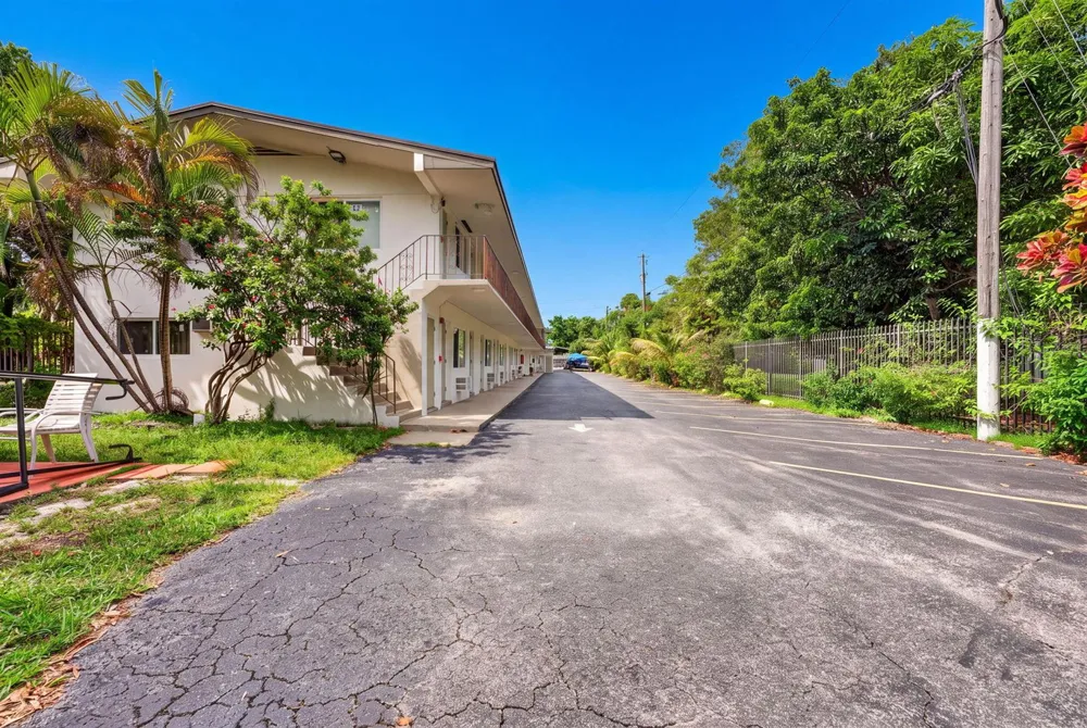 60 NW 79TH STREET #32 Miami, FL 33150
