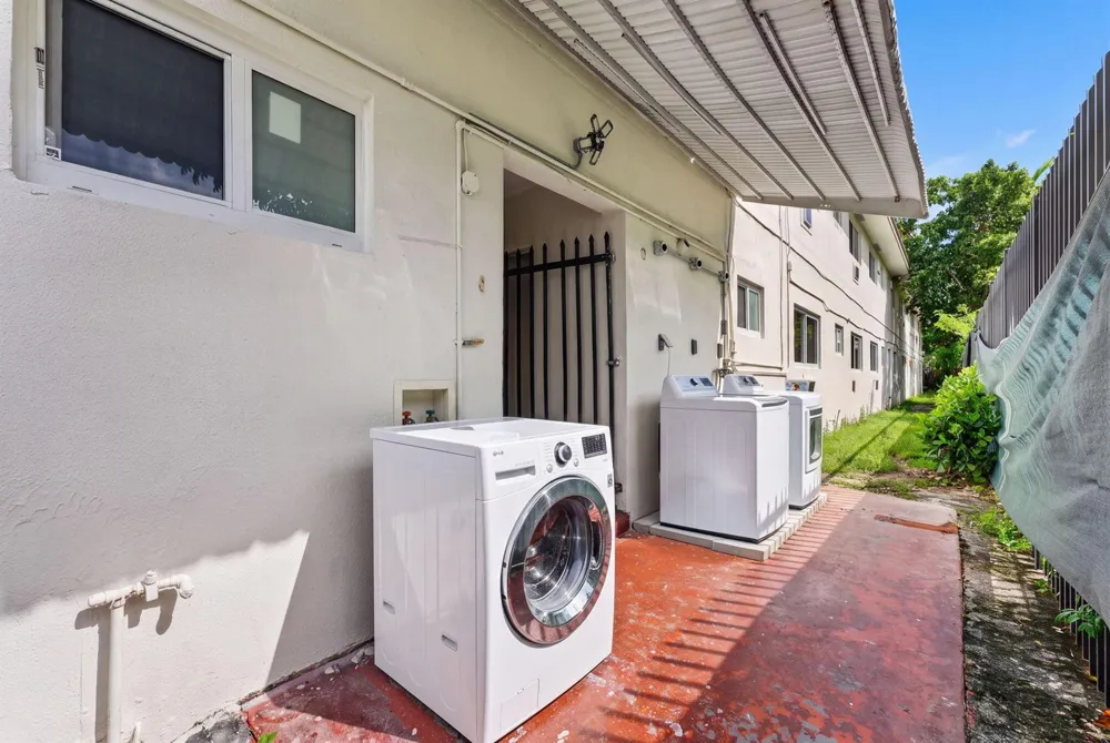 60 NW 79TH STREET #32 Miami, FL 33150