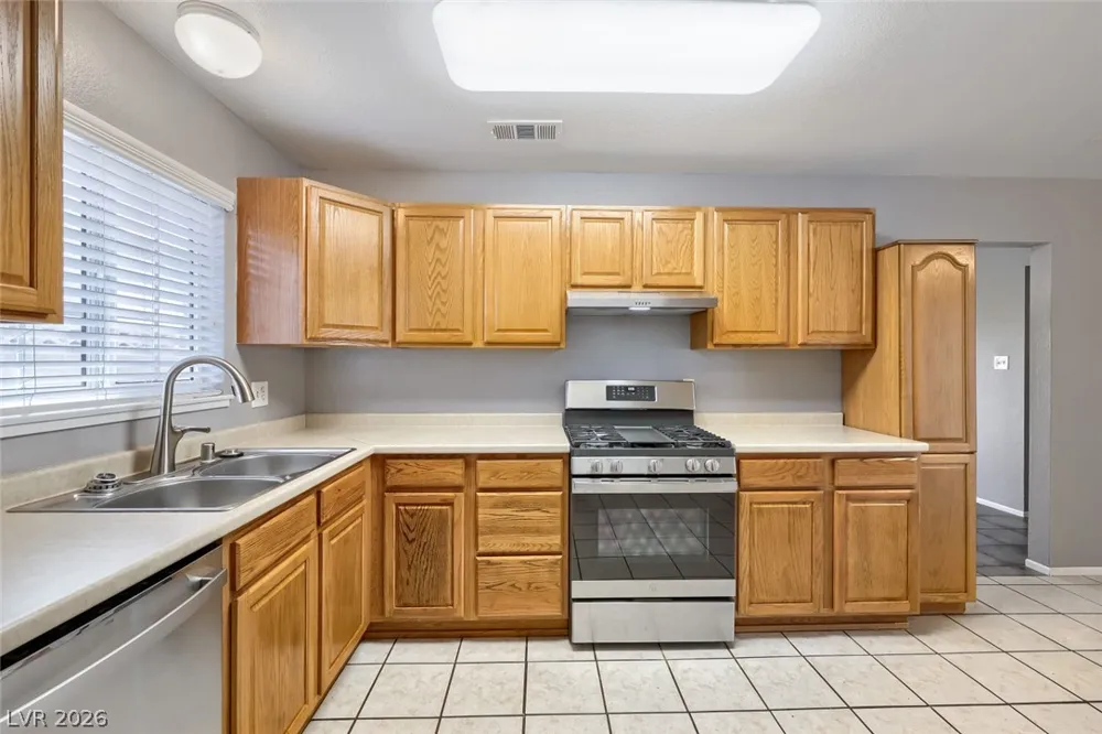 604 Bloomingfield Lane Las Vegas, NV 89145