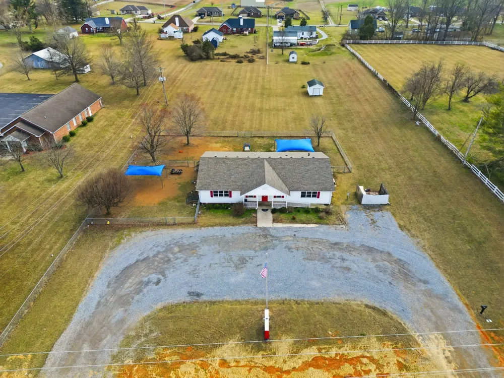 609 Hwy 52E Portland, TN 37148