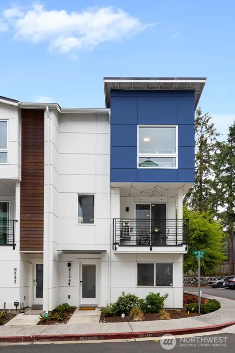 8544 21st Pl NE