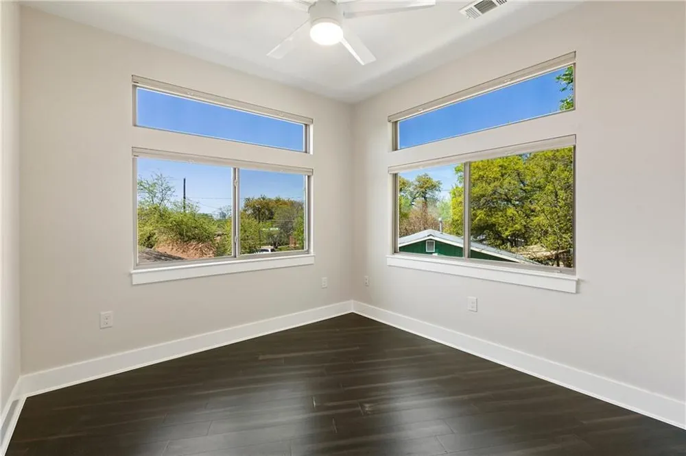 2702 Crest Avenue #2 Austin, TX 78702