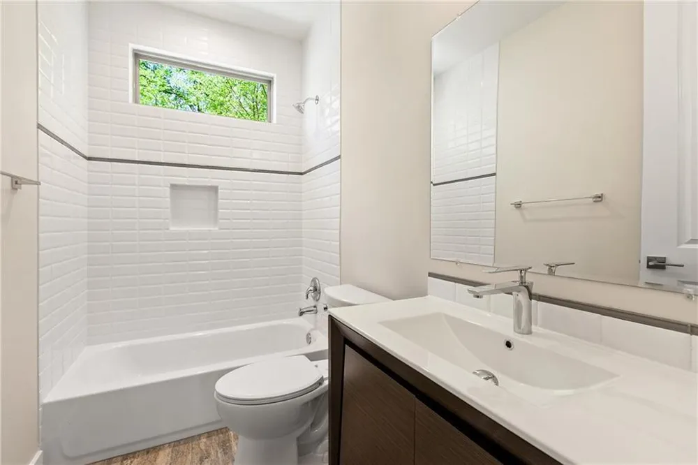2702 Crest Avenue #2 Austin, TX 78702