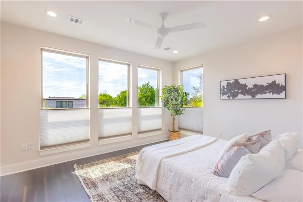 2702 Crest Avenue #2 Austin, TX 78702