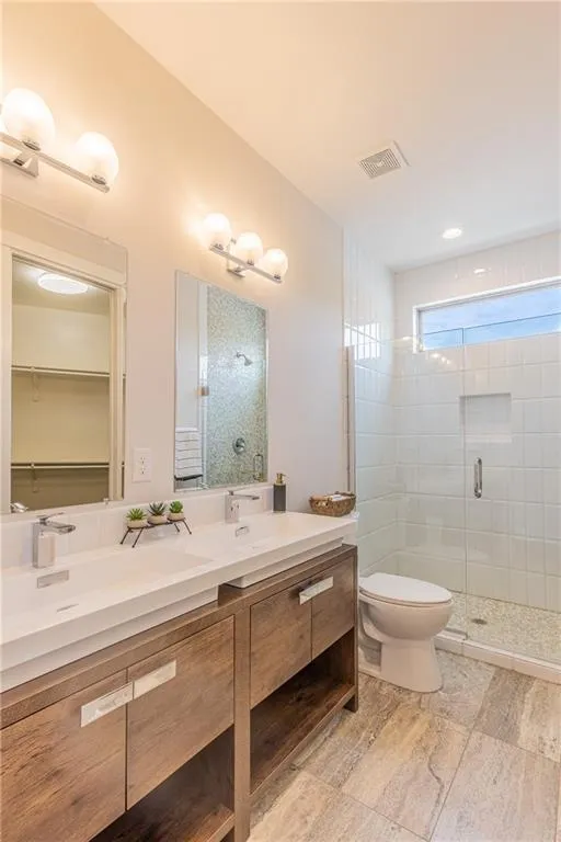 2702 Crest Avenue #2 Austin, TX 78702