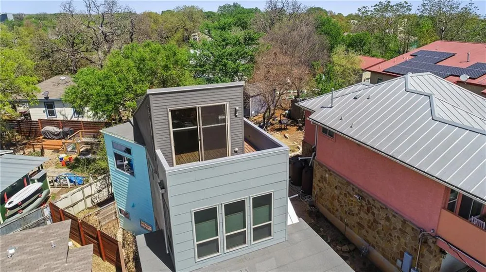 2702 Crest Avenue #2 Austin, TX 78702
