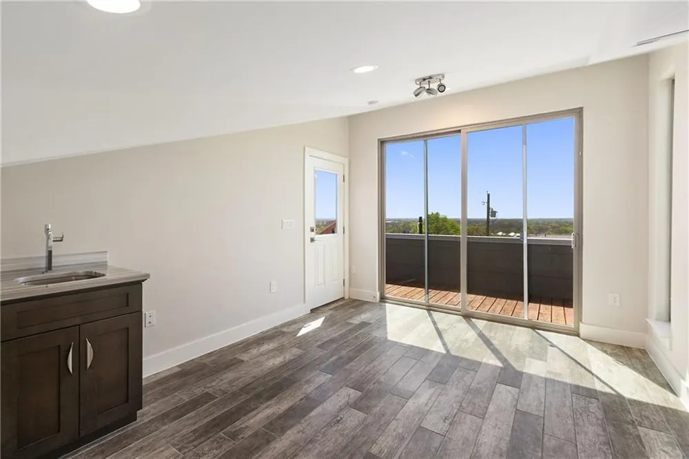 2702 Crest Avenue #2 Austin, TX 78702