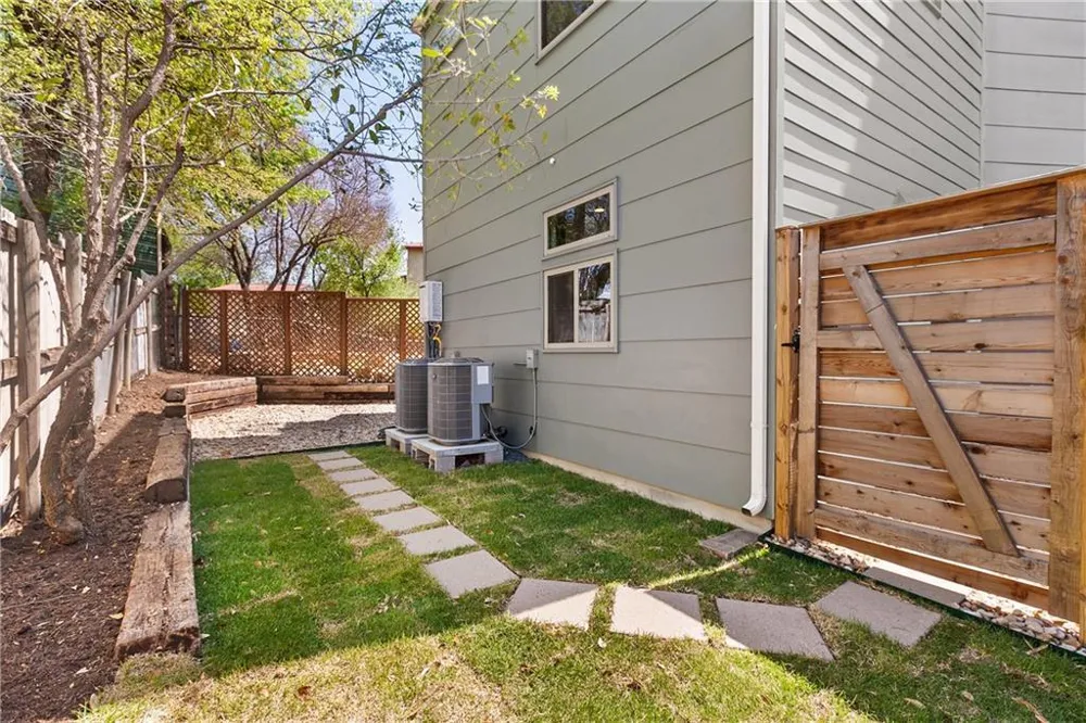 2702 Crest Avenue #2 Austin, TX 78702