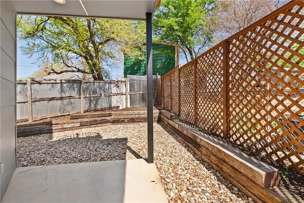 2702 Crest Avenue #2 Austin, TX 78702