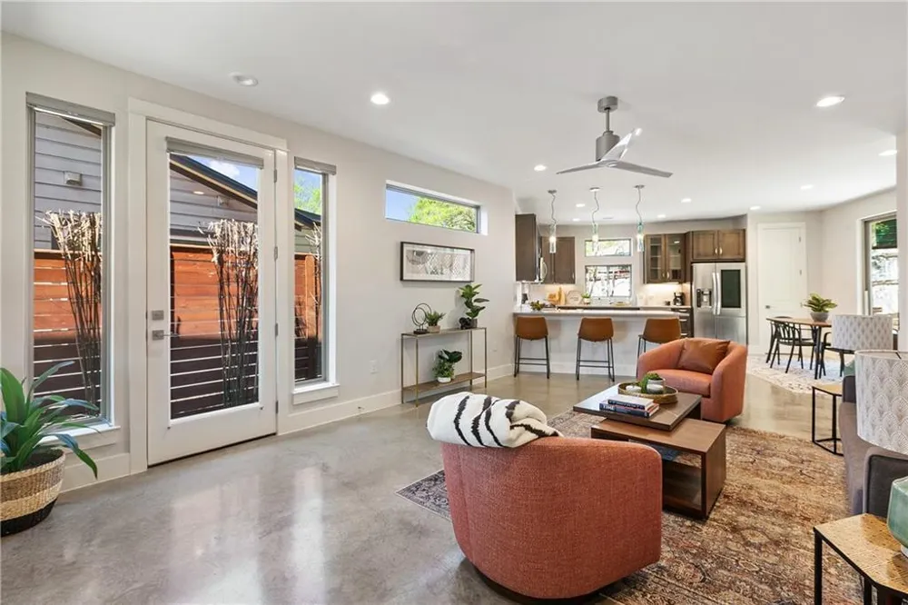 2702 Crest Avenue #2 Austin, TX 78702
