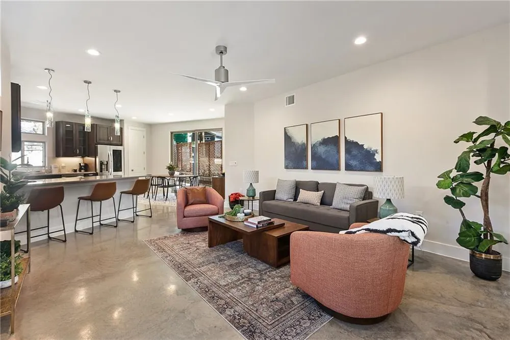 2702 Crest Avenue #2 Austin, TX 78702