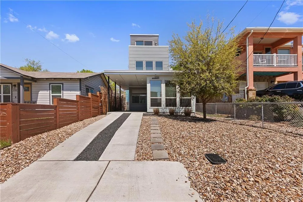 2702 Crest Avenue #2 Austin, TX 78702