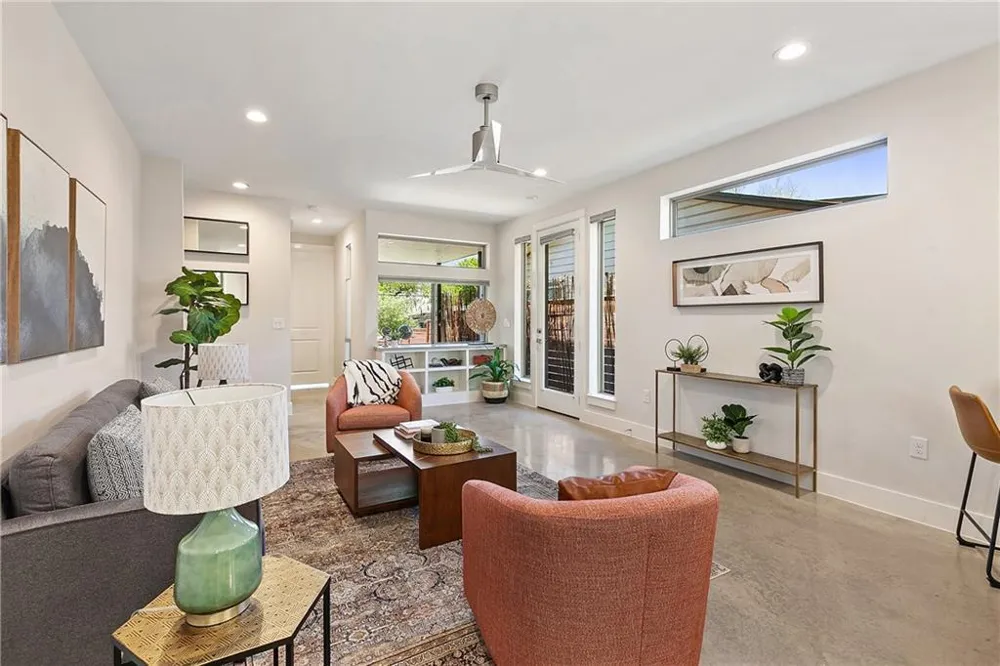 2702 Crest Avenue #2 Austin, TX 78702