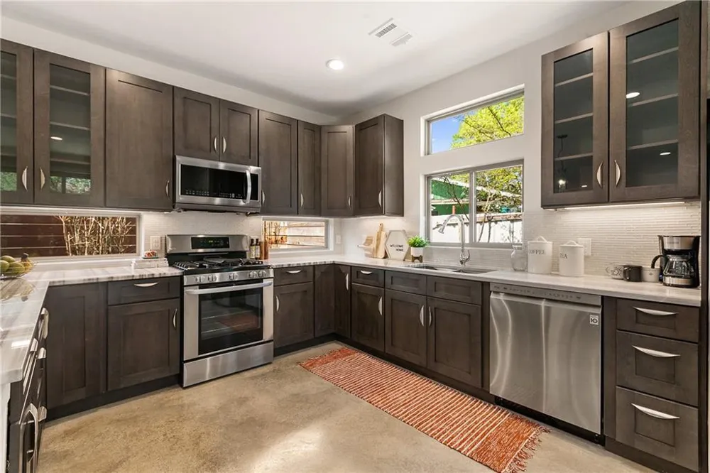 2702 Crest Avenue #2 Austin, TX 78702