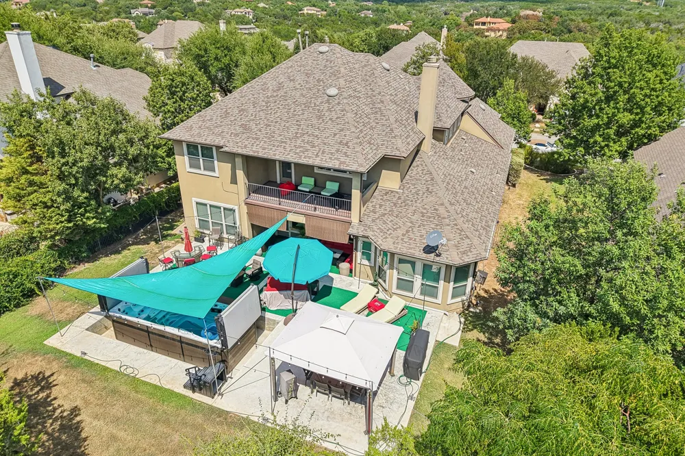 213 Lake Como Drive Lakeway, TX 78734