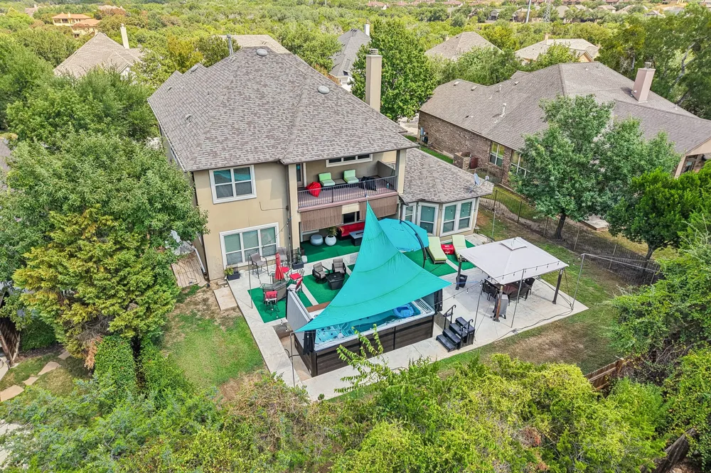 213 Lake Como Drive Lakeway, TX 78734