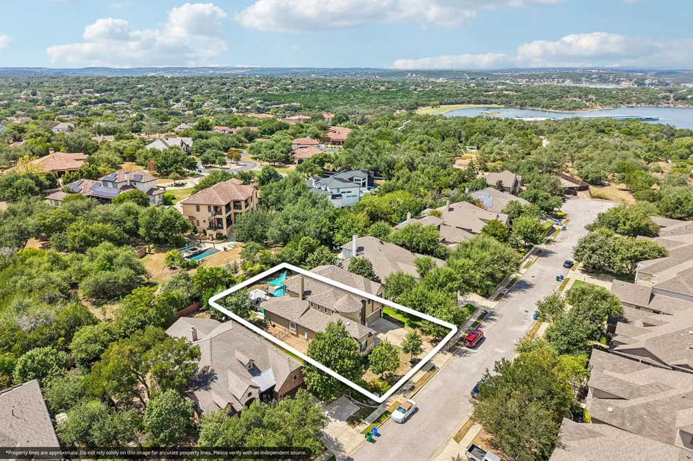 213 Lake Como Drive Lakeway, TX 78734