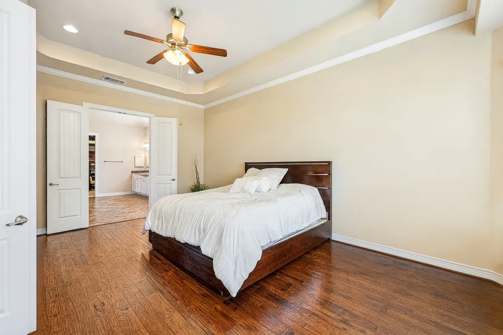 213 Lake Como Drive Lakeway, TX 78734