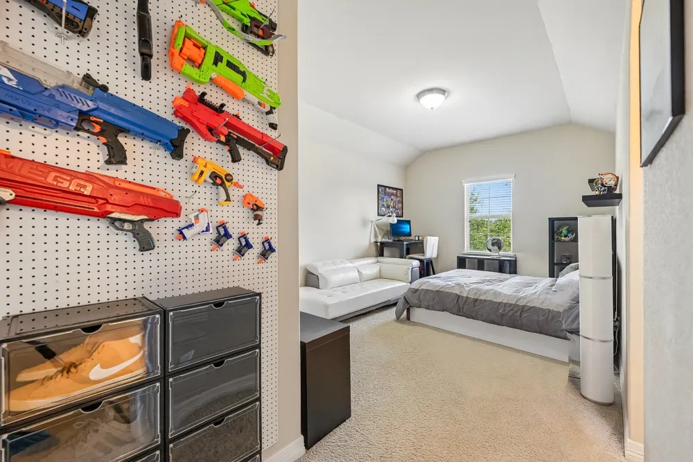 213 Lake Como Drive Lakeway, TX 78734
