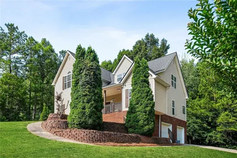176 Oak Leaf Drive
