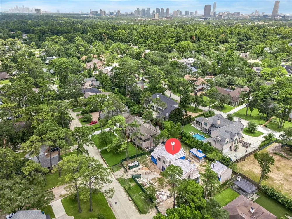 10607 Gawain Lane Hunters Creek Village, TX 77024