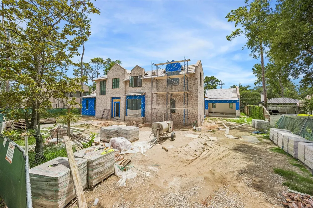 10607 Gawain Lane Hunters Creek Village, TX 77024