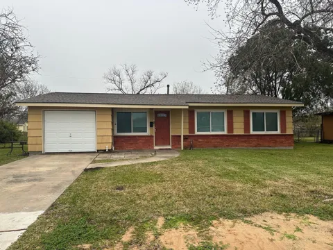 116 Forest Oaks Lane