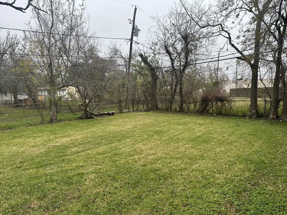 116 Forest Oaks Lane Lake Jackson, TX 77566