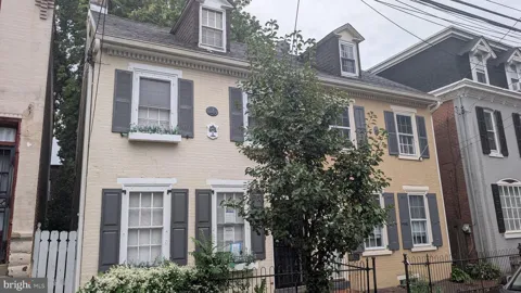 126 W QUEEN LANE