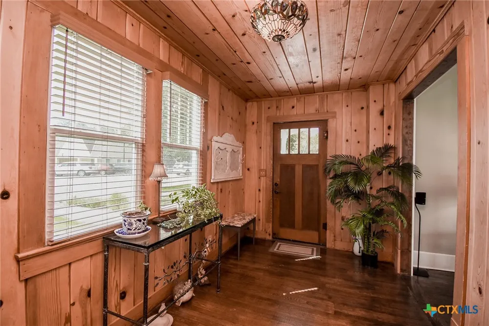 210 W Calhoun Street El Campo, TX 77437