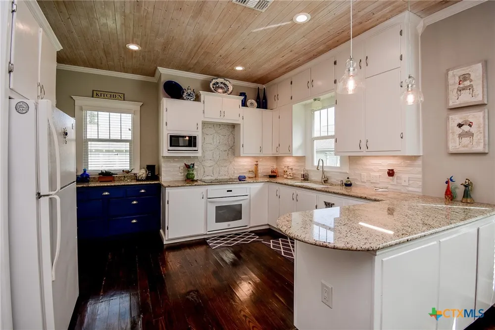 210 W Calhoun Street El Campo, TX 77437