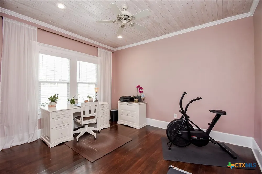 210 W Calhoun Street El Campo, TX 77437
