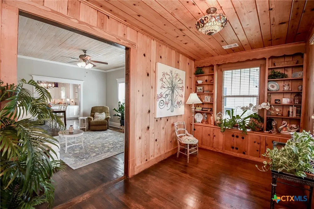 210 W Calhoun Street El Campo, TX 77437