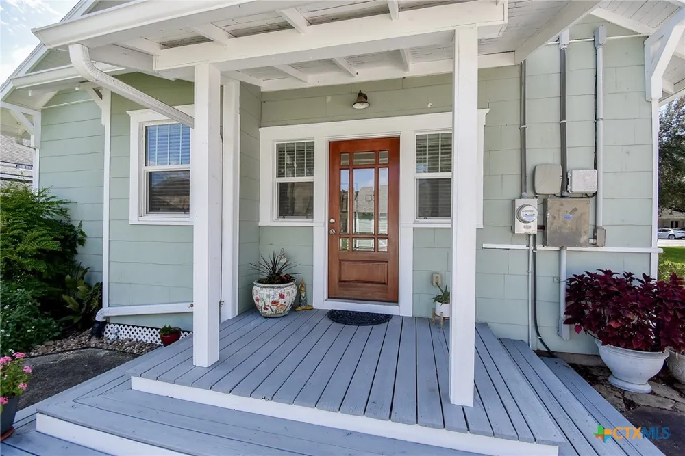 210 W Calhoun Street El Campo, TX 77437