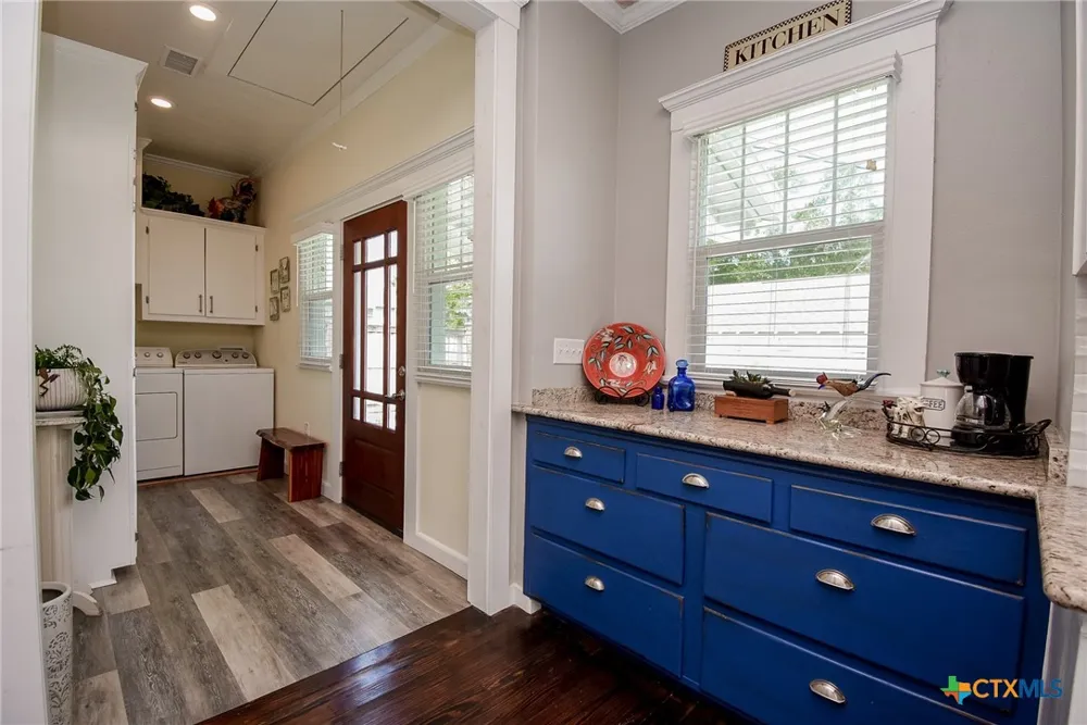 210 W Calhoun Street El Campo, TX 77437