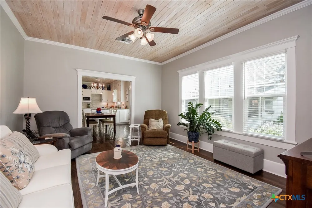 210 W Calhoun Street El Campo, TX 77437